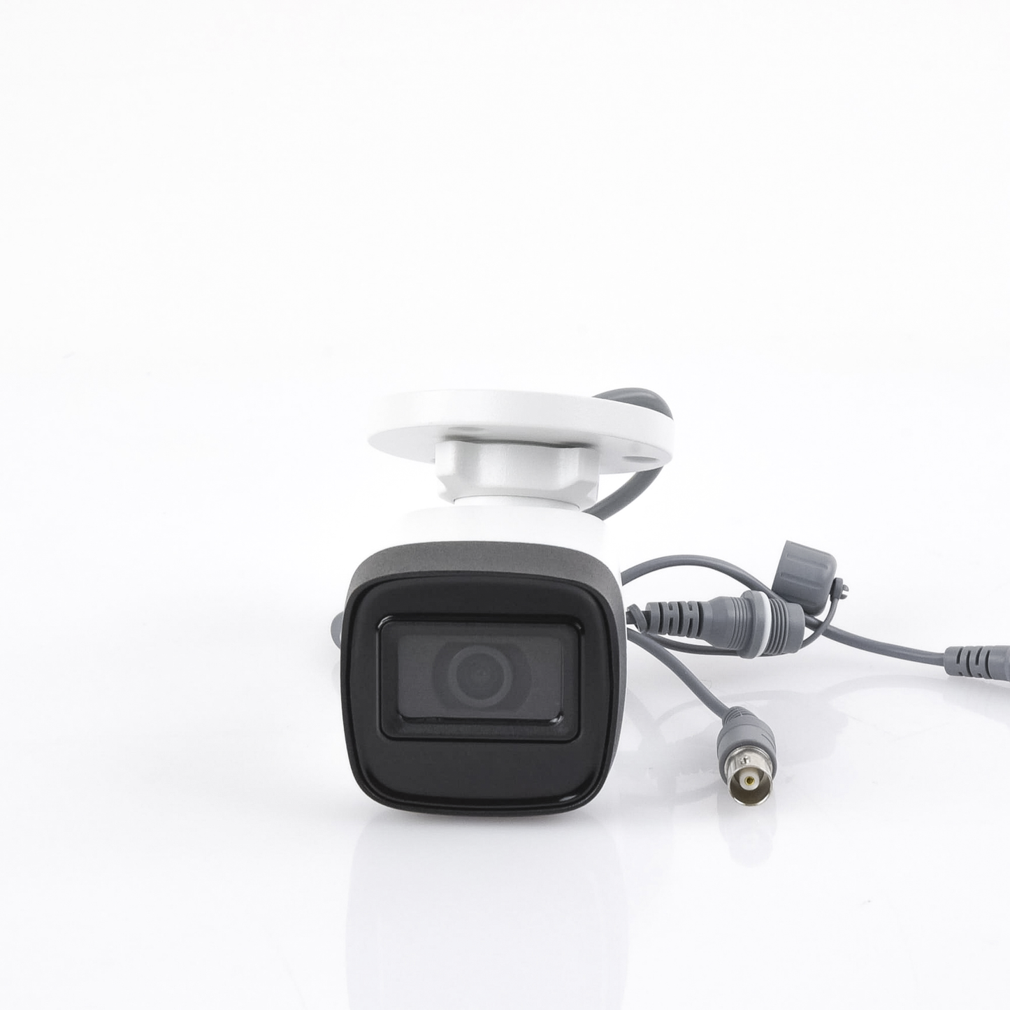 Cámara Bala TURBOHD 5MP / Lente 2.8 mm / Smart IR 30 m / Exterior IP67 / Metal